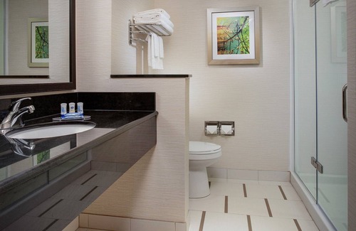 Buda Hotel | Discover Fairfield Inn & Suites: Family-Friendly Comfort