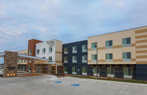 Cuero Hotel | Guest Rated 8.5: Fairfield Inn & Suites by Marriott Cuero