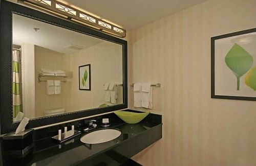 Elkin Hotel | Inviting Fairfield Inn & Suites: 9.4/10 with Pool & Spa