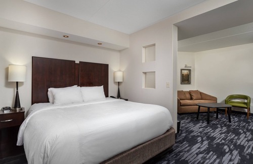 Elkin Hotel | Inviting Fairfield Inn & Suites: 9.4/10 with Pool & Spa