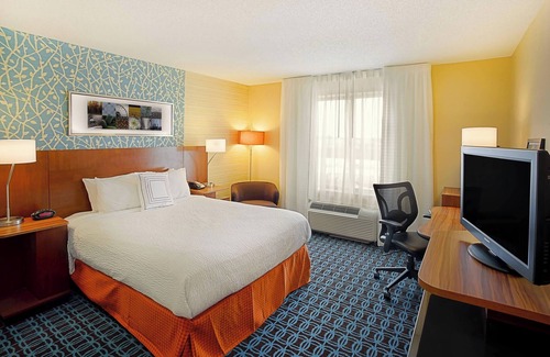 Hammond Hotel | Comfortable Stay at Fairfield Inn & Suites Chicago Southeast