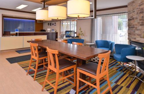 Helena Hotel | Welcoming Fairfield Inn & Suites with Pool and Hot Tub