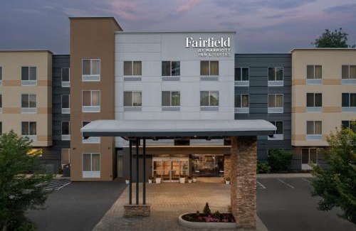 Ithaca Hotel | Relaxing Retreat at Fairfield Inn & Suites Ithaca