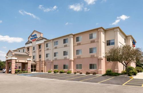 Maumee Hotel | Comfortable Stay at Fairfield Inn & Suites Toledo Maumee