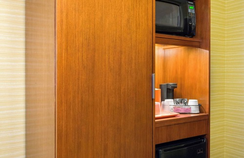 Fort Lee - Paramus Hotel | Comfortable Stay at Fairfield Inn & Suites Paramus