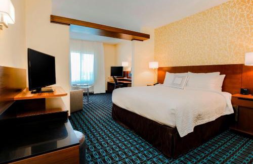 Pecos Hotel | Inviting Fairfield Inn & Suites by Marriott Pecos Retreat