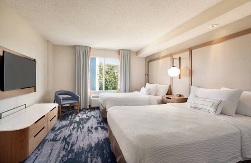 Sparks Hotel | Comfortable Fairfield Inn & Suites with Pool and Spa