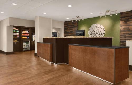 Tupelo Hotel | Inviting Fairfield Inn & Suites in Tupelo with Pool Access