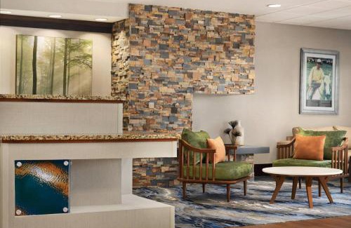 Tupelo Hotel | Inviting Fairfield Inn & Suites in Tupelo with Pool Access