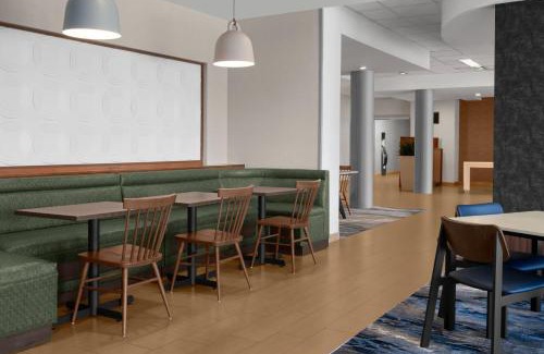 Tustin Hotel | Discover Fairfield Inn & Suites: Family-Friendly Ocean Views