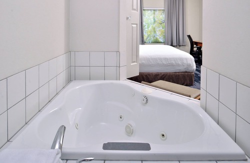 Beloit Hotel | Discover Comfort at Fairfield Inn & Suites Beloit