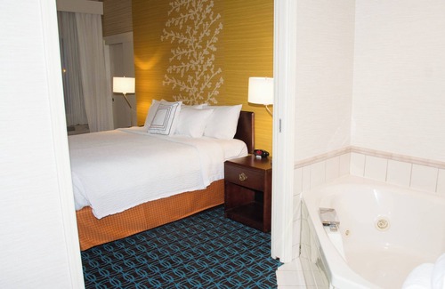 Butler Hotel | Quality Stay at Fairfield Inn & Suites by Marriott Butler