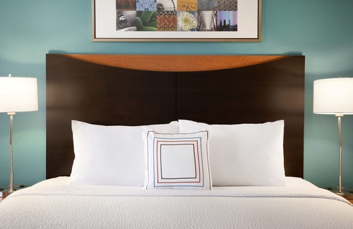 Lima Hotel | Experience Comfort at Fairfield Inn & Suites by Marriott Lima