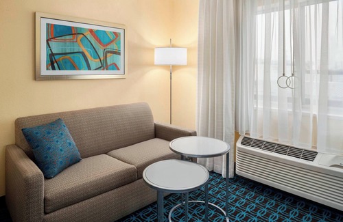 Lima Hotel | Experience Comfort at Fairfield Inn & Suites by Marriott Lima