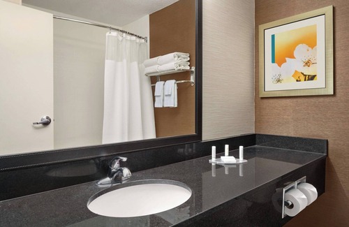 Lima Hotel | Experience Comfort at Fairfield Inn & Suites by Marriott Lima