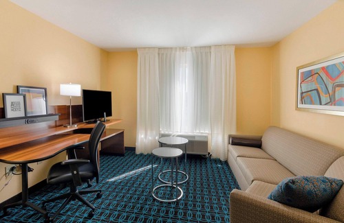 Abingdon Hotel | Top-Rated Fairfield Inn & Suites with Pool and Kitchen