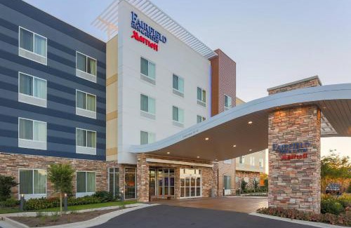 Alexandria Hotel | Inviting Fairfield Inn & Suites with Oceanfront Views