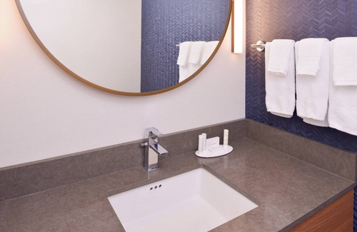Bakersfield Hotel | Comfortable Stay at Fairfield Inn & Suites Bakersfield Central