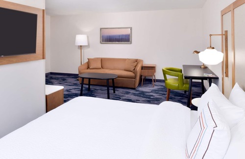 Bakersfield Hotel | Comfortable Stay at Fairfield Inn & Suites Bakersfield Central