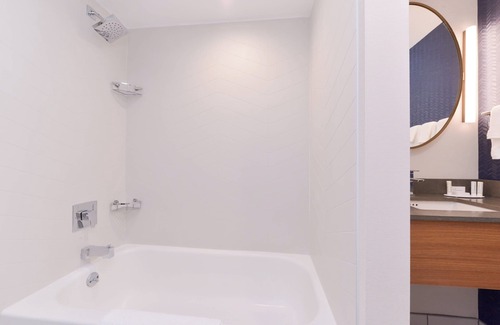 Bakersfield Hotel | Comfortable Stay at Fairfield Inn & Suites Bakersfield Central