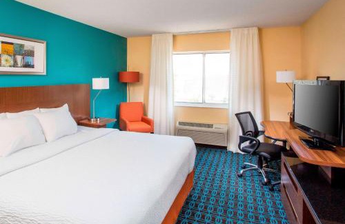 Dayton Hotel | Discover Fairfield Inn & Suites with Pool and Hot Tub