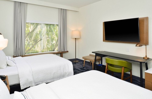 University Place Hotel | Discover Fairfield Inn & Suites: Top-Rated Comfort in Charlotte