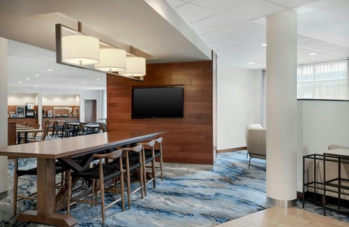 Clifton Heights Hotel | Discover Comfort at Fairfield Inn & Suites Cincinnati Uptown