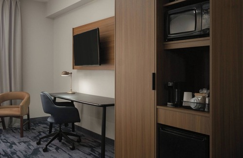 Cleveland Hotel | Experience Comfort at Fairfield Inn & Suites Cleveland