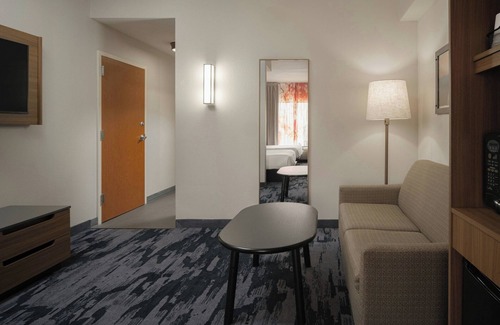 Cleveland Hotel | Experience Comfort at Fairfield Inn & Suites Cleveland