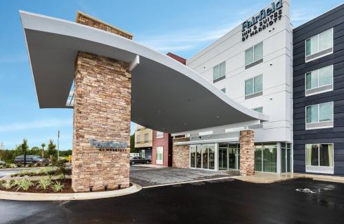 Crestview Hotel | Guest Rated 9.2! Fairfield Inn & Suites with Pool Access