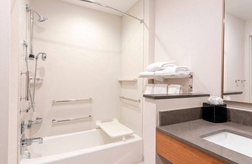 Fair Oaks Hotel | Discover Fairfield Inn & Suites: 9.4/10 with Pool & Spa