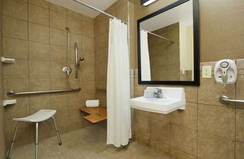 Fairfield Hotel | Inviting Fairfield Inn & Suites: Pool, Spa & Family-Friendly