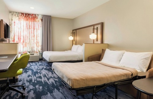Fairfield Hotel | Inviting Fairfield Inn & Suites: Pool, Spa & Family-Friendly