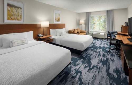 Lake Forest Hotel | Enjoy Comfort at Fairfield Inn & Suites Lake Oswego