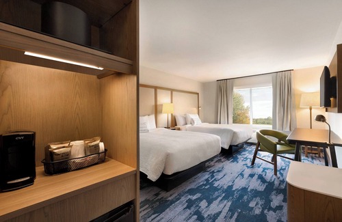 Longmont Hotel | Experience Comfort at Fairfield Inn & Suites Boulder Longmont