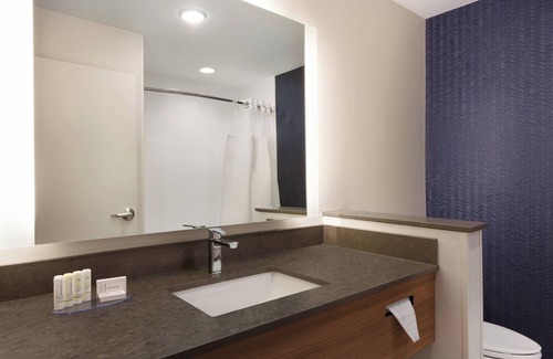 Longmont Hotel | Experience Comfort at Fairfield Inn & Suites Boulder Longmont