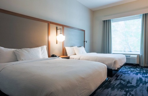 Upper Peninsula Michigan Hotel | Discover Fairfield Inn & Suites Marquette: Family-Friendly Stay