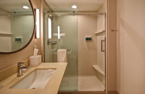 Glendale Hotel | Discover Fairfield Inn & Suites Milwaukee North - Great Amenities