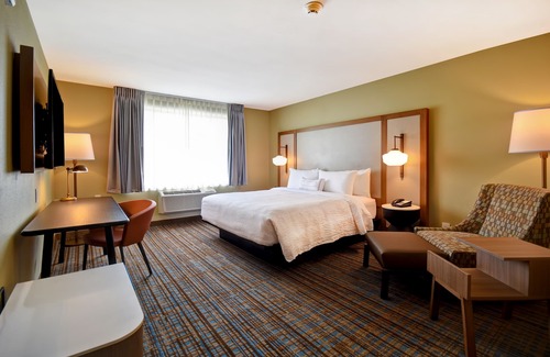 Glendale Hotel | Discover Fairfield Inn & Suites Milwaukee North - Great Amenities