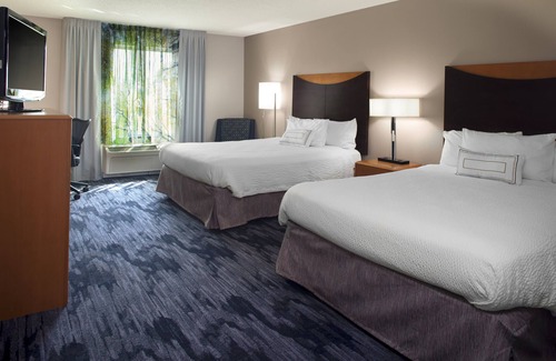 Gunter Afs Hotel | Comfortable Fairfield Inn & Suites with Pool & Breakfast