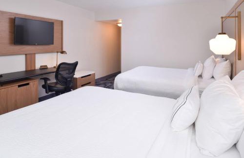 New Stanton Hotel | Pet Friendly Retreat at Fairfield Inn & Suites Pittsburgh
