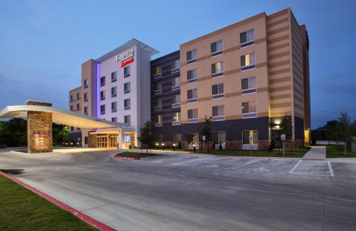 San Marcos Hotel | Top-Rated Fairfield Inn & Suites: Pool, Breakfast & More