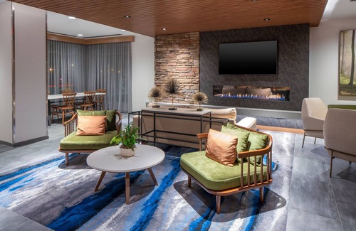 Somerset Hotel | Top-Rated Fairfield Inn & Suites with Family-Friendly Amenities