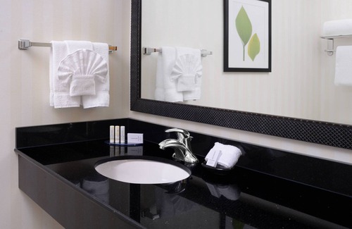 The Colony Hotel | Top-Rated Fairfield Inn & Suites in Dallas with Great Amenities