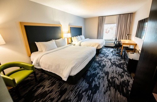 Strabane Hotel | Relaxing Retreat at Fairfield Inn & Suites Washington Casino Area