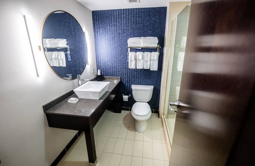 Strabane Hotel | Relaxing Retreat at Fairfield Inn & Suites Washington Casino Area