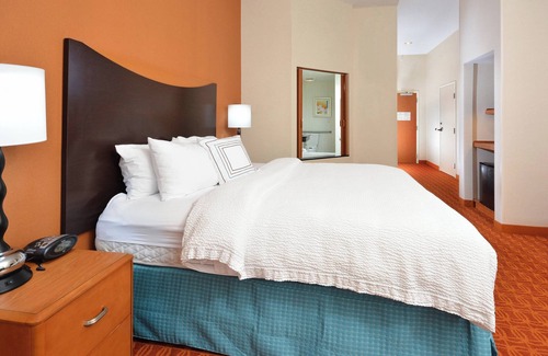 Wytheville Hotel | Top-Rated Fairfield Inn & Suites with Pool & Breakfast
