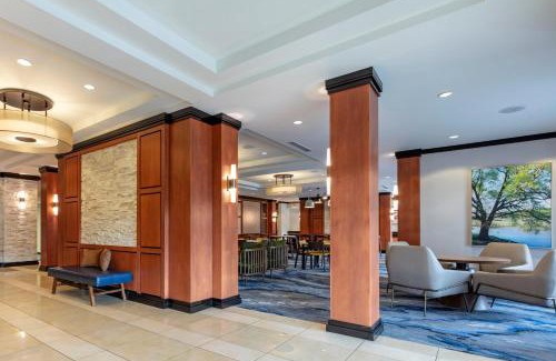 Columbus Hotel | Relax at Fairfield Inn & Suites Columbus with Pool Access