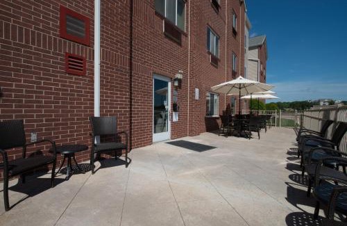 Lewisville Hotel | Relax at Fairfield Inn & Suites Dallas Lewisville with Pool