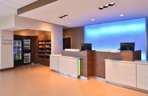 Farmington Hotel | Relax at Fairfield Inn & Suites Farmington with Pool Access